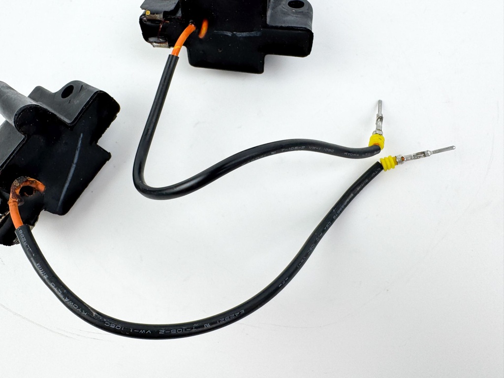 2005 Evinrude 250 HP 2 Stroke Outboard Ignition Coil Set 0586857 OEM