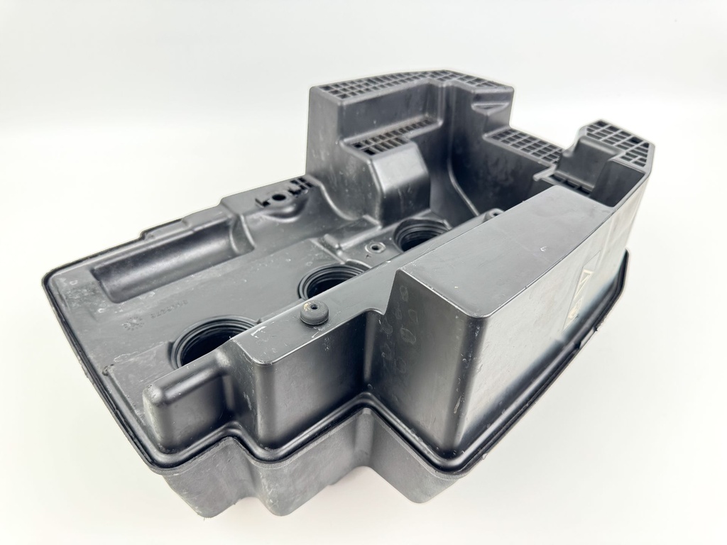 Evinrude 200 225 250 HP Etec 2 Stroke Intake Air Silencer Assembly 5005908