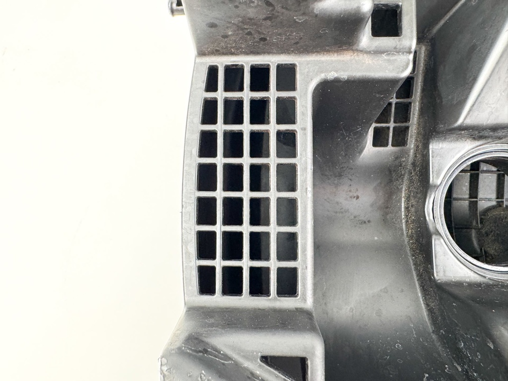 Evinrude 200 225 250 HP Etec 2 Stroke Intake Air Silencer Assembly 5005908