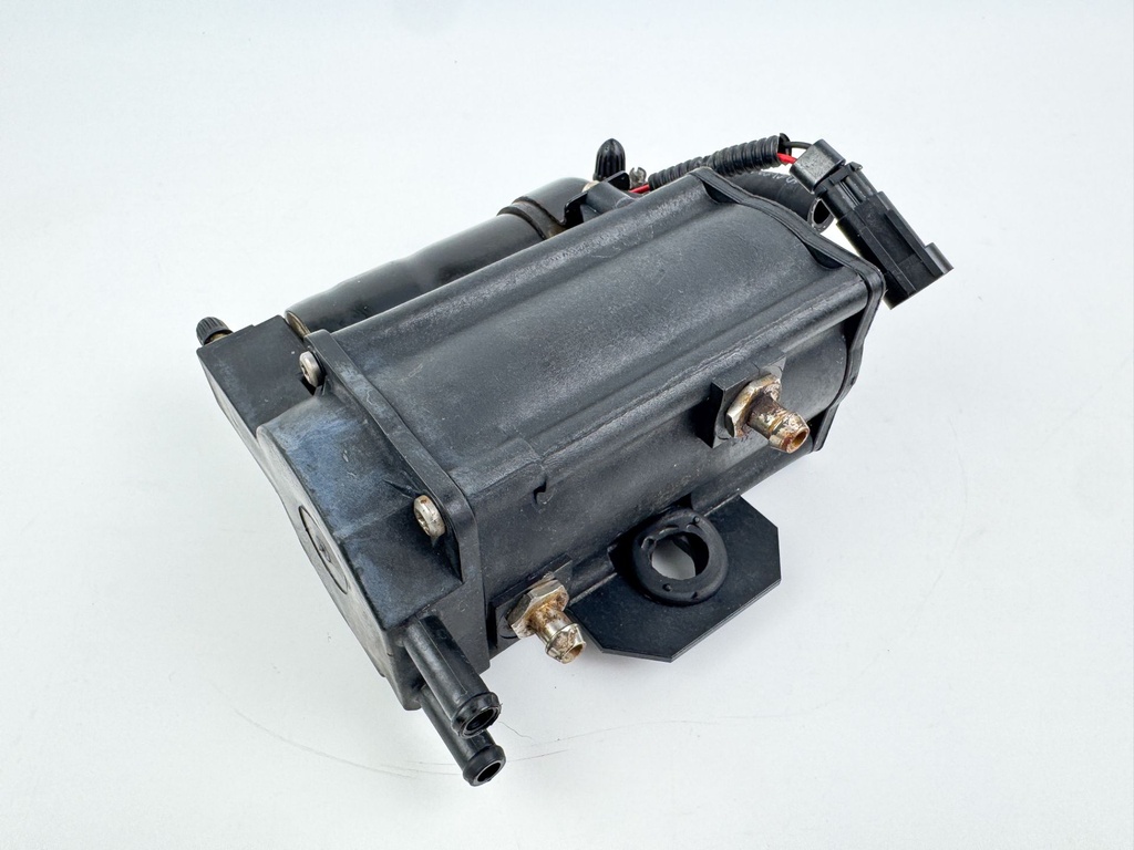 2005 Evinrude 250 HP 2 Stroke Outboard Vapor Separator Tank VST 5006063 OEM