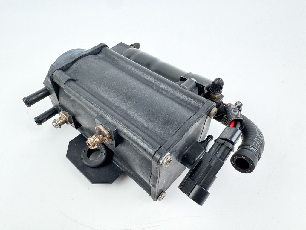 2005 Evinrude 250 HP 2 Stroke Outboard Vapor Separator Tank VST 5006063 OEM