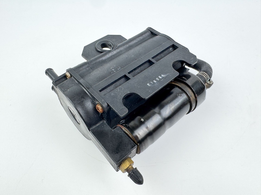 2005 Evinrude 250 HP 2 Stroke Outboard Vapor Separator Tank VST 5006063 OEM