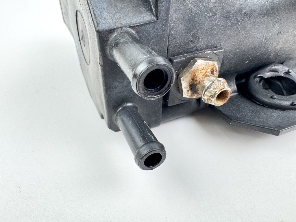 2005 Evinrude 250 HP 2 Stroke Outboard Vapor Separator Tank VST 5006063 OEM