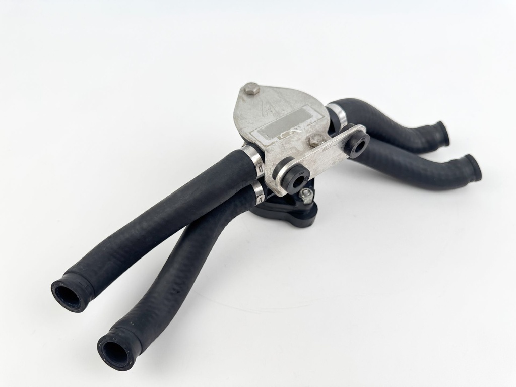 2005 Evinrude 250 HP 2 Stroke Outboard Pressure Relief Valve 5005775 OEM