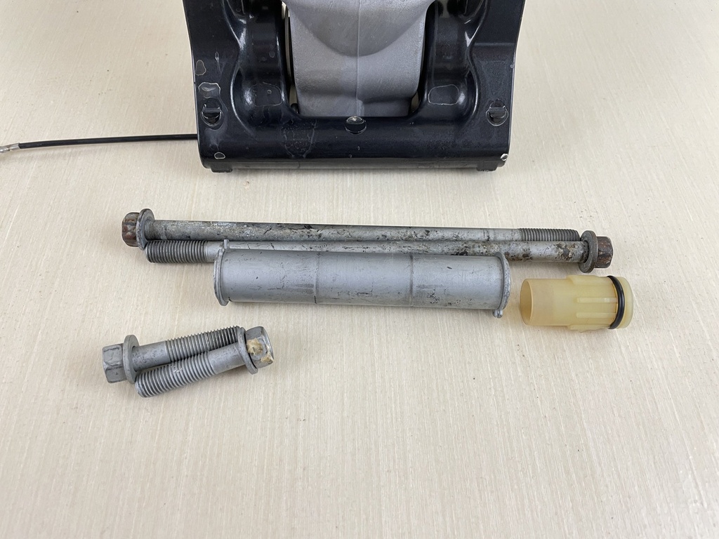 2009 Suzuki 90HP DF90 4 Stroke Outboard Power Trim & Tilt Unit Assembly 48000-87L00