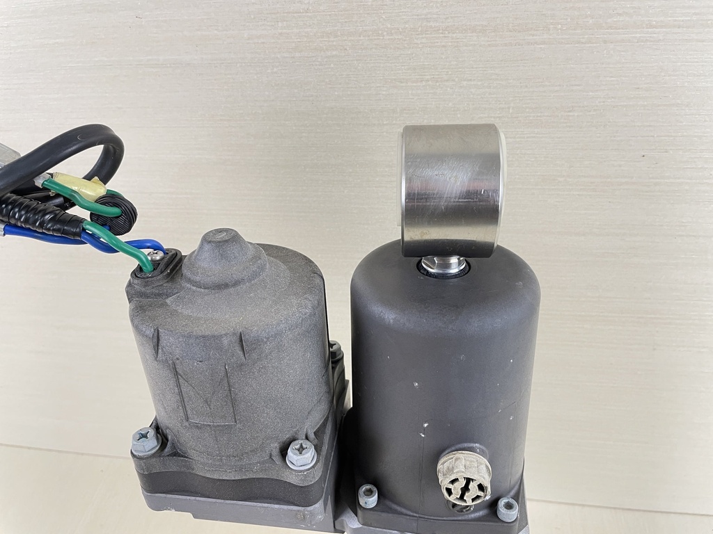 2009 Suzuki 90HP DF90 4 Stroke Outboard Power Trim & Tilt Unit Assembly 48000-87L00