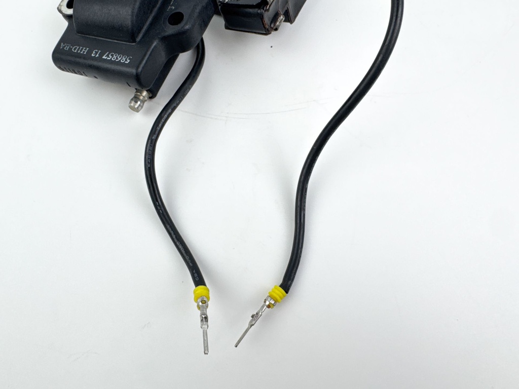 2005 Evinrude 250 HP 2 Stroke Outboard Ignition Coil Set 0586857 OEM