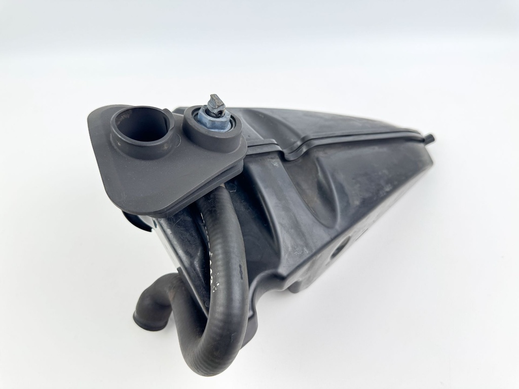 2005 Evinrude 250 HP 2 Stroke Outboard Muffler 5005699 OEM