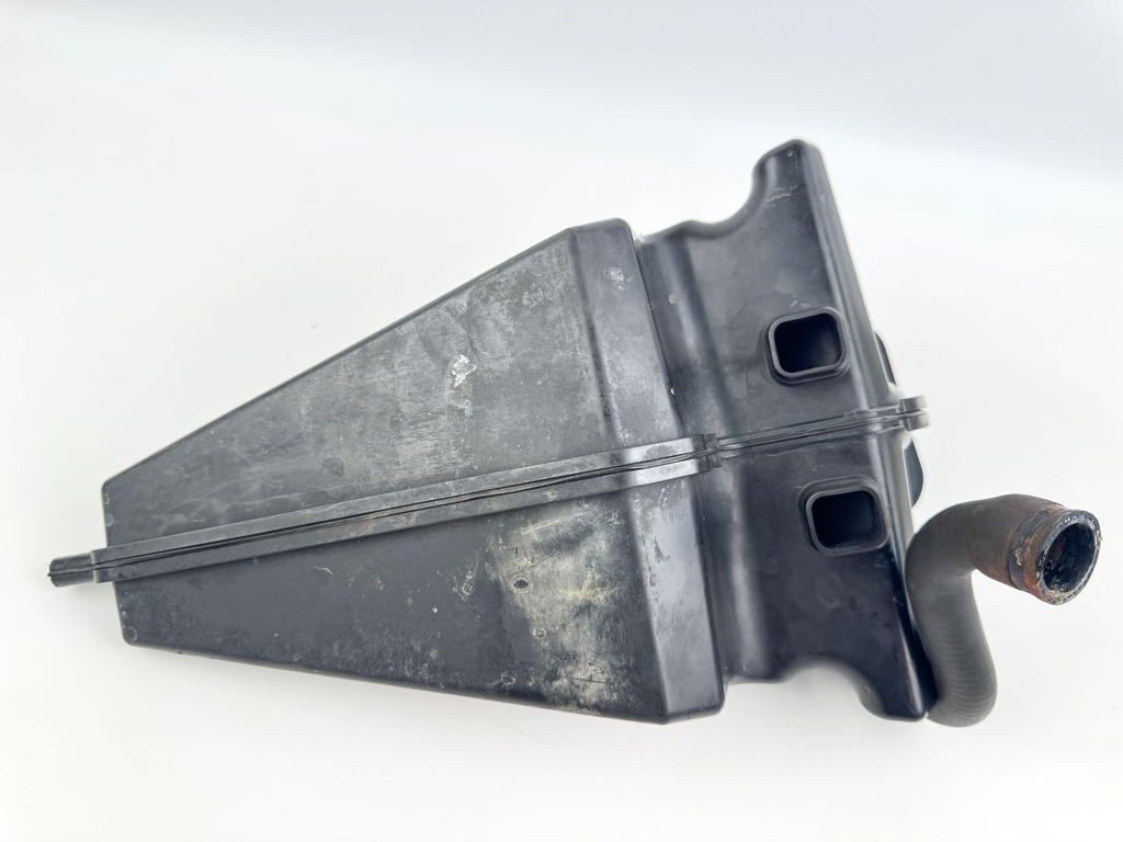 2005 Evinrude 250 HP 2 Stroke Outboard Muffler 5005699 OEM