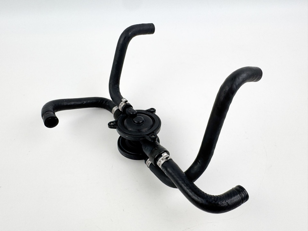 2005 Evinrude 250 HP 2 Stroke Outboard Fuel Lift Pump 5005940 OEM