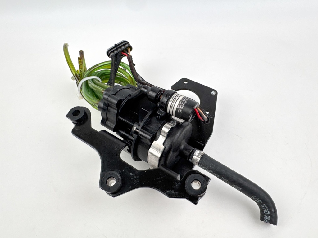 2006 Evinrude 250 HP 2 Stroke Outboard Oil Pump 5005698 OEM