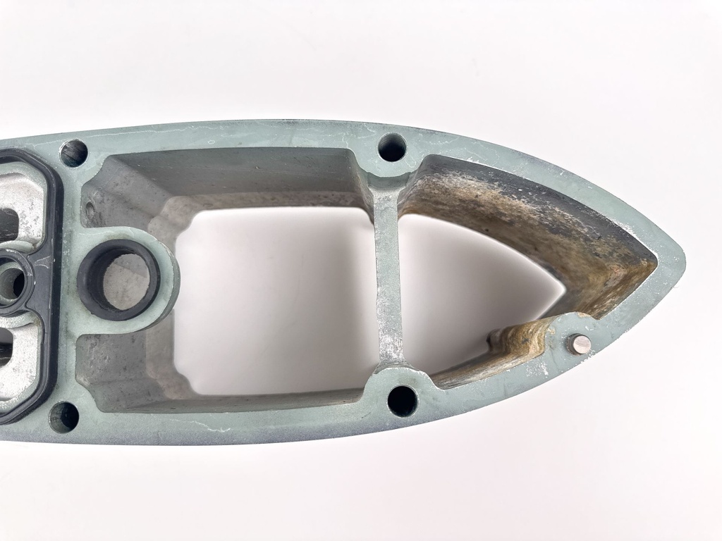 2008 Yamaha 350 HP 4 Stroke Outboard Midsection Extension / Spacer 6AW-45211-00-8D