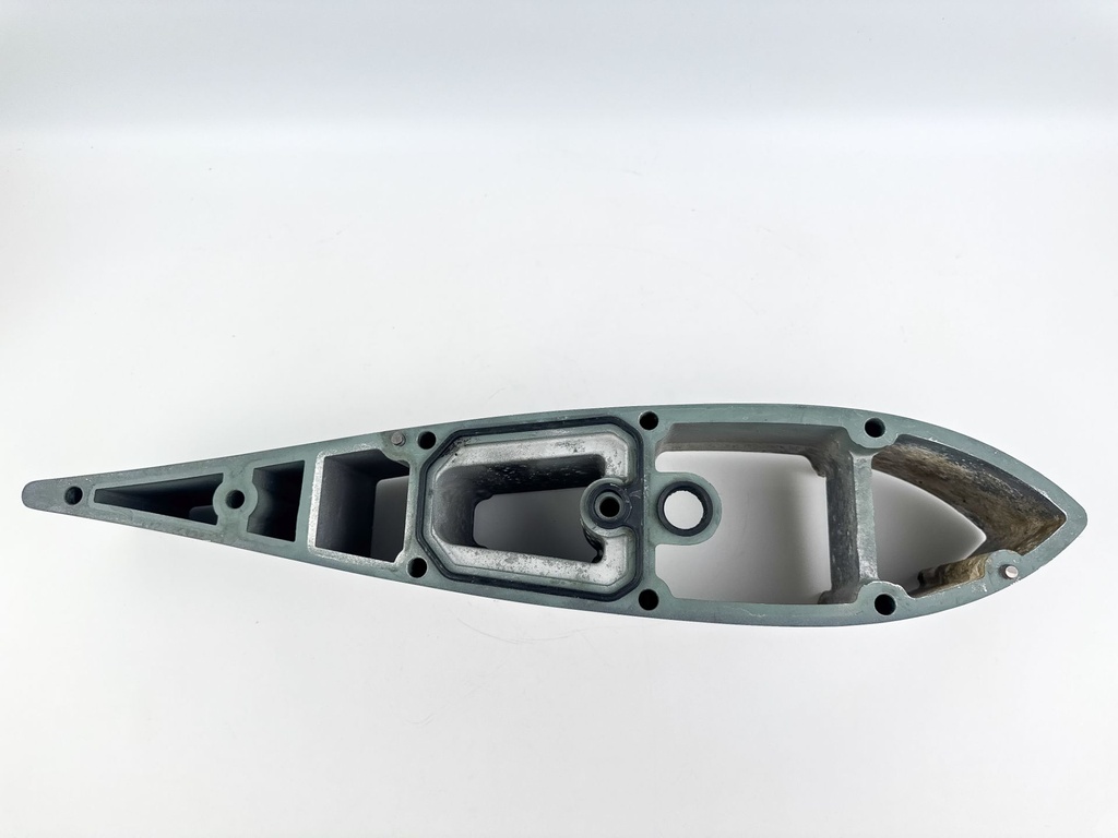 2008 Yamaha 350 HP 4 Stroke Outboard Midsection Extension / Spacer 6AW-45211-00-8D