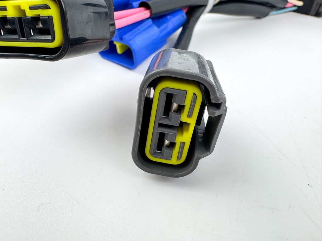 2005 Yamaha 225 HP 4 Stroke Outboard Drive Unit Assembly 69J-83306-01-00 OEM