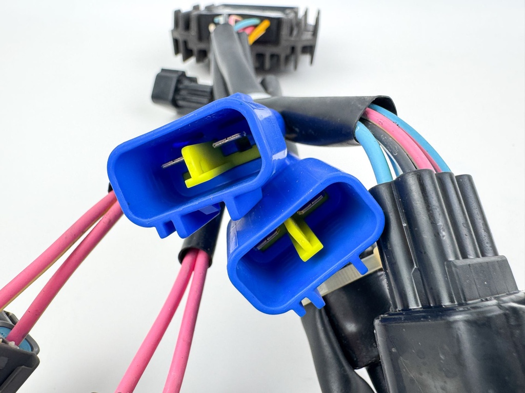 2005 Yamaha 225 HP 4 Stroke Outboard Drive Unit Assembly 69J-83306-01-00 OEM