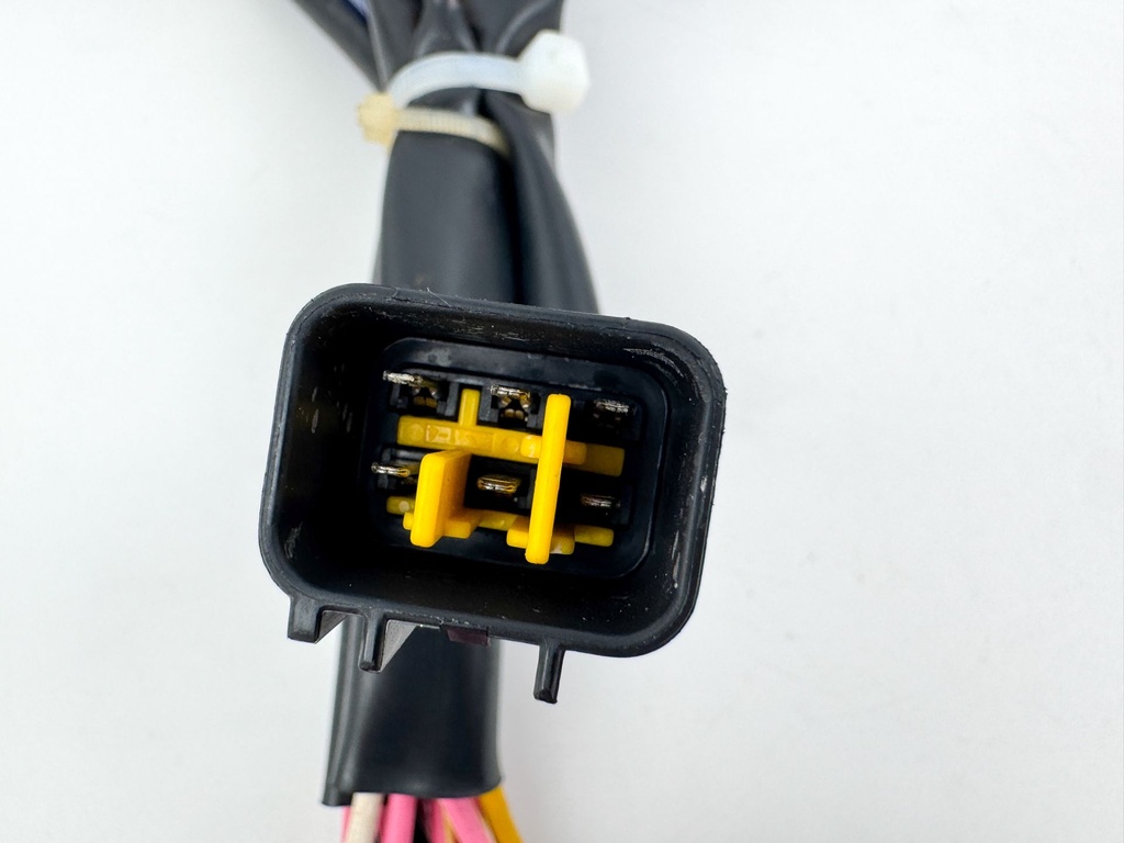 2005 Yamaha 225 HP 4 Stroke Outboard Drive Unit Assembly 69J-83306-01-00 OEM