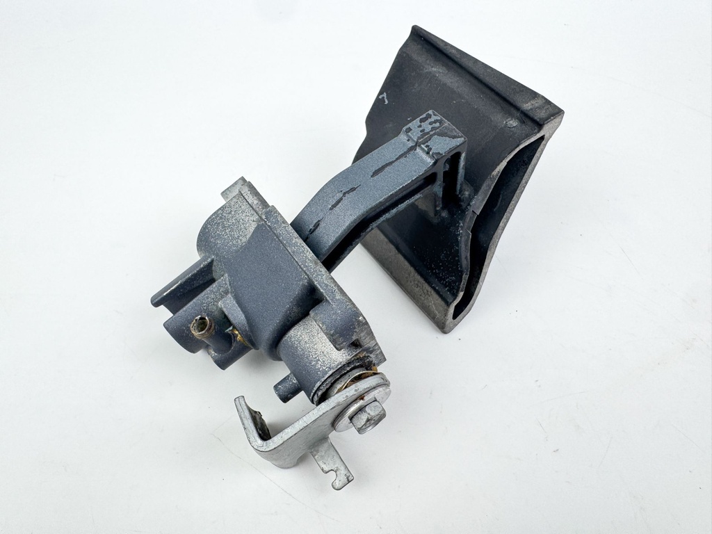 2005 Yamaha 225 HP 4 Stroke Outboard Latch Handle Set 69J-42816-00-8D OEM