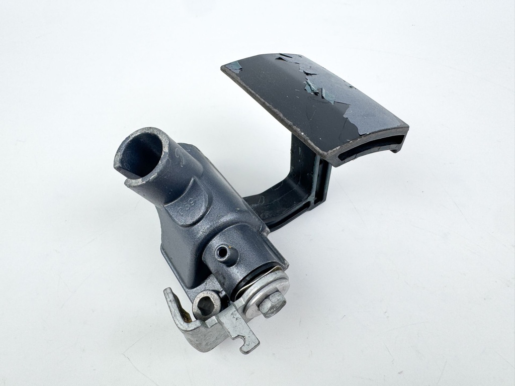 2005 Yamaha 225 HP 4 Stroke Outboard Latch Handle Set 69J-42816-00-8D OEM