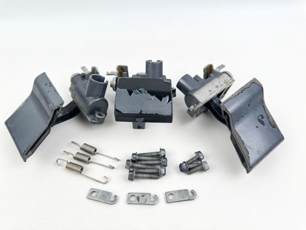 2005 Yamaha 225 HP 4 Stroke Outboard Latch Handle Set 69J-42816-00-8D OEM