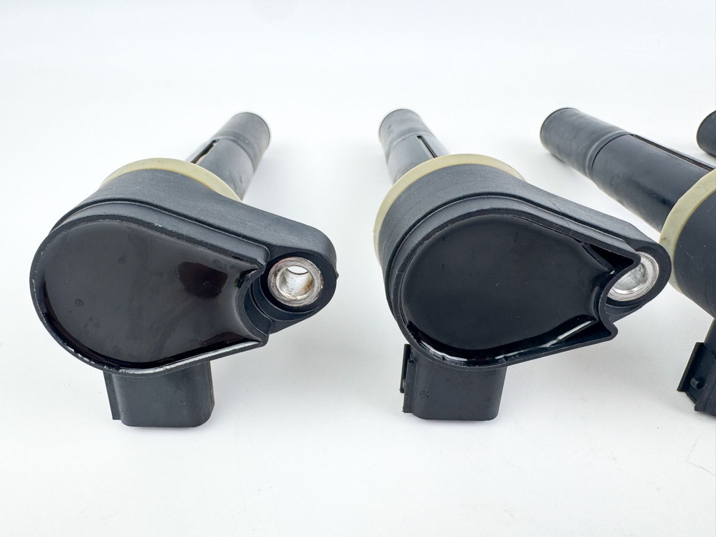 2014 Mercury 300 HP 4 Stroke Outboard Ignition Coil Set 880615T01 OEM