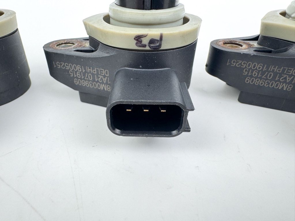 2014 Mercury 300 HP 4 Stroke Outboard Ignition Coil Set 880615T01 OEM