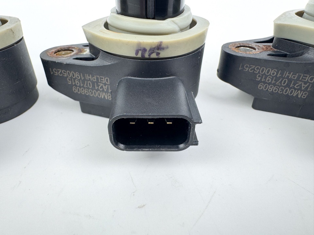 2014 Mercury 300 HP 4 Stroke Outboard Ignition Coil Set 880615T01 OEM