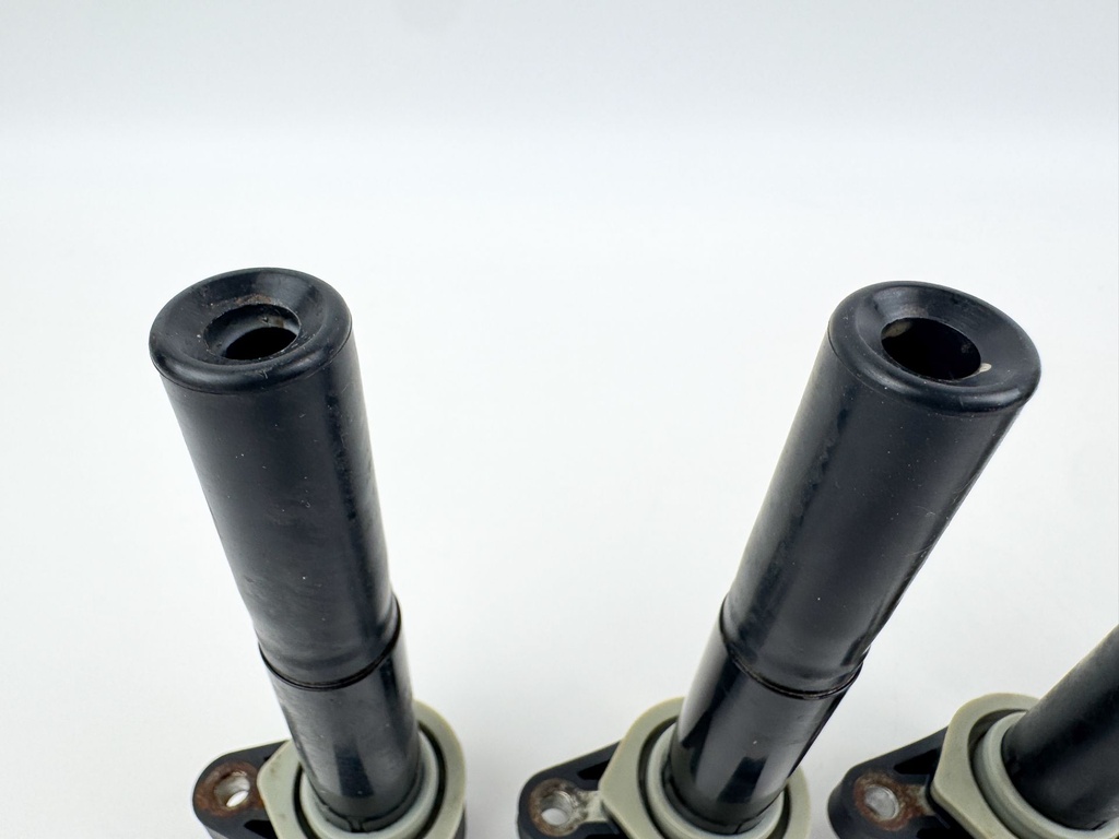 2014 Mercury 300 HP 4 Stroke Outboard Ignition Coil Set 880615T01 OEM