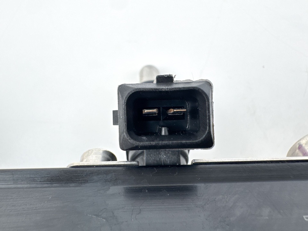 2014 Mercury 300 HP 4 Stroke Outboard Fuel Injector Set W/ Rail 8M0041571 OEM