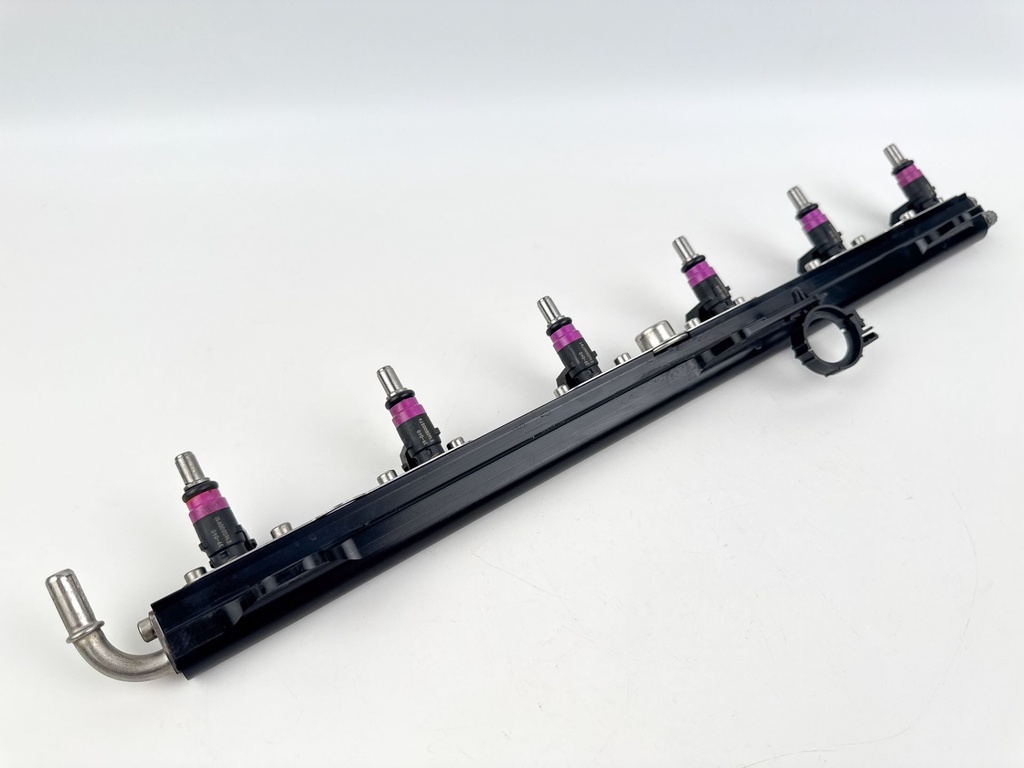 2014 Mercury 300 HP 4 Stroke Outboard Fuel Injector Set W/ Rail 8M0041571 OEM