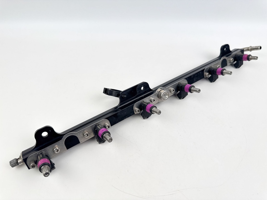 2014 Mercury 300 HP 4 Stroke Outboard Fuel Injector Set W/ Rail 8M0041571 OEM