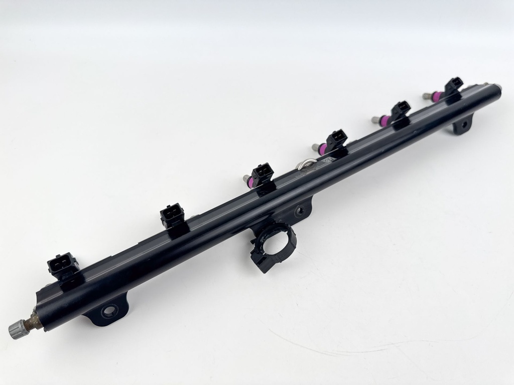 2014 Mercury 300 HP 4 Stroke Outboard Fuel Injector Set W/ Rail 8M0041571 OEM