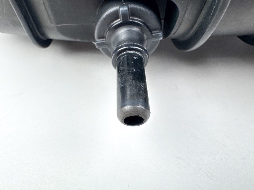 2014 Mercury 300 HP 4 Stroke Outboard FSM Fuel Supply Module 880596T10 OEM