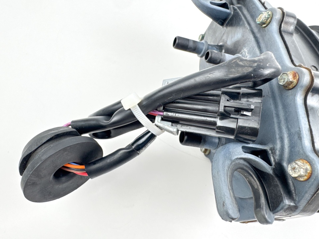 2014 Mercury 300 HP 4 Stroke Outboard FSM Fuel Supply Module 880596T10 OEM