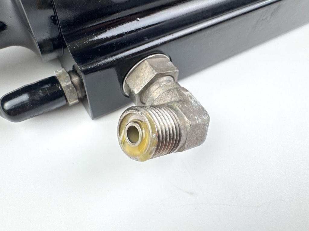 896500A01 Mercury 4 Stroke Outboard Verado L6 Steering Cylinder