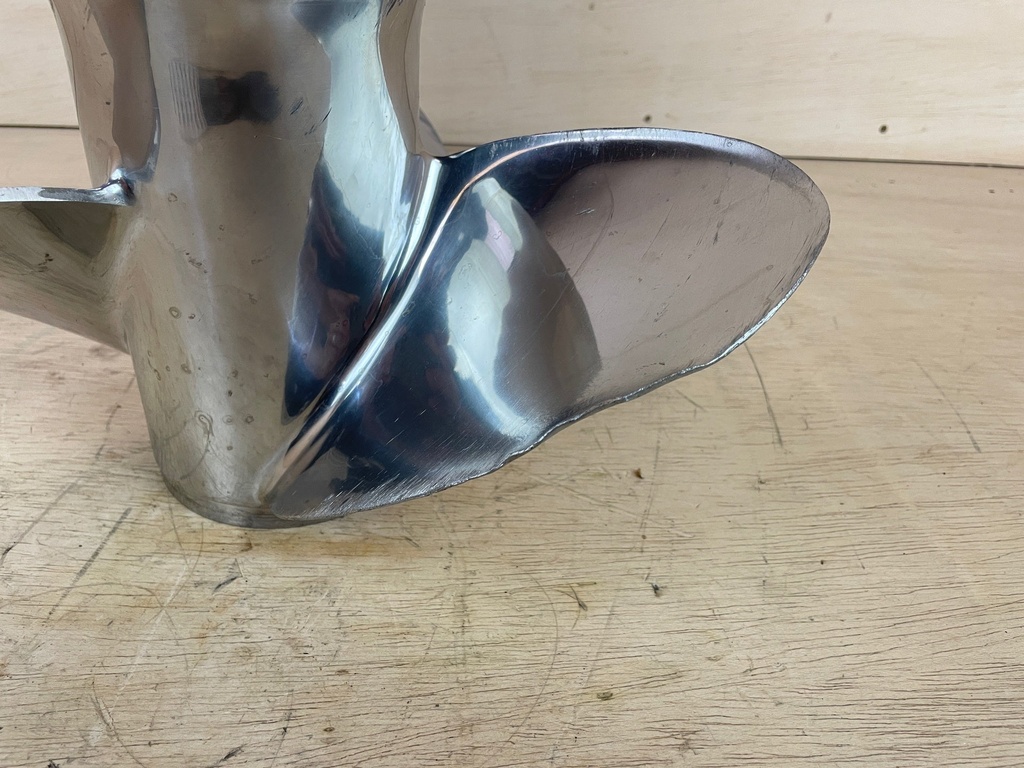 Evinrude Rebel TBX 15 1/4 x 19" RH Stainless Steel Propeller 3 Blade 763990