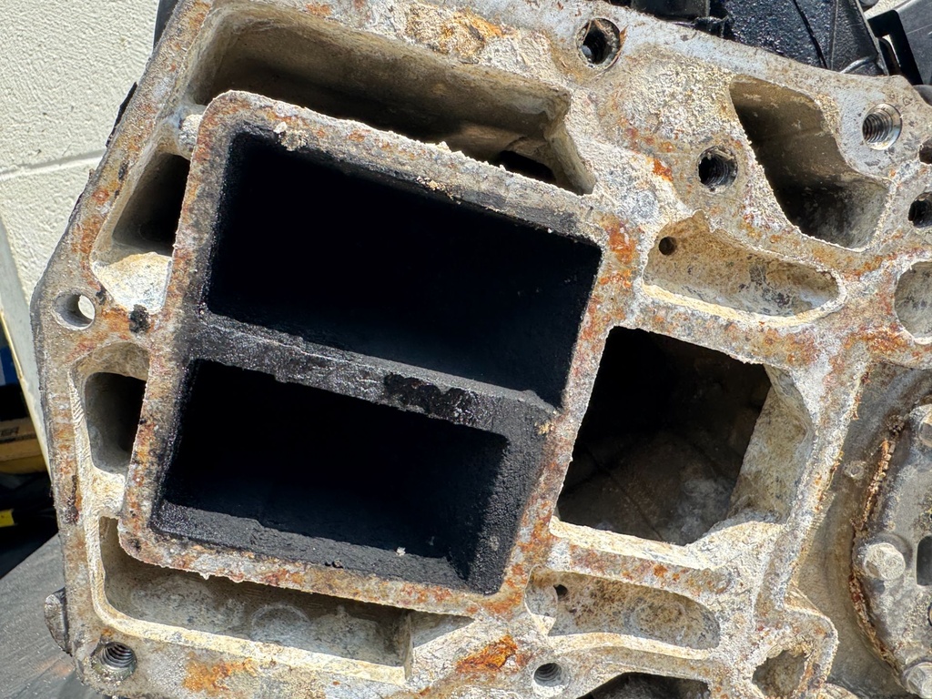 2006 Evinrude 225 250HP Etec 2 Stroke Outboard Powerhead 5005909 OEM