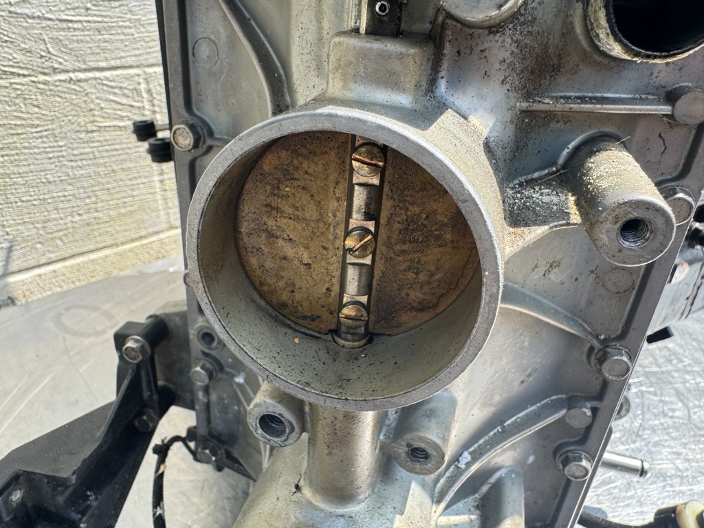 2006 Evinrude 225 250HP Etec 2 Stroke Outboard Powerhead 5005909 OEM