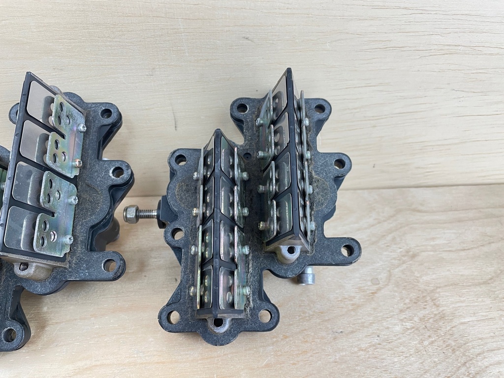 1996 Mercury 120HP Force Outboard 2 Stroke Reed Block Assembly 116451 855952T3