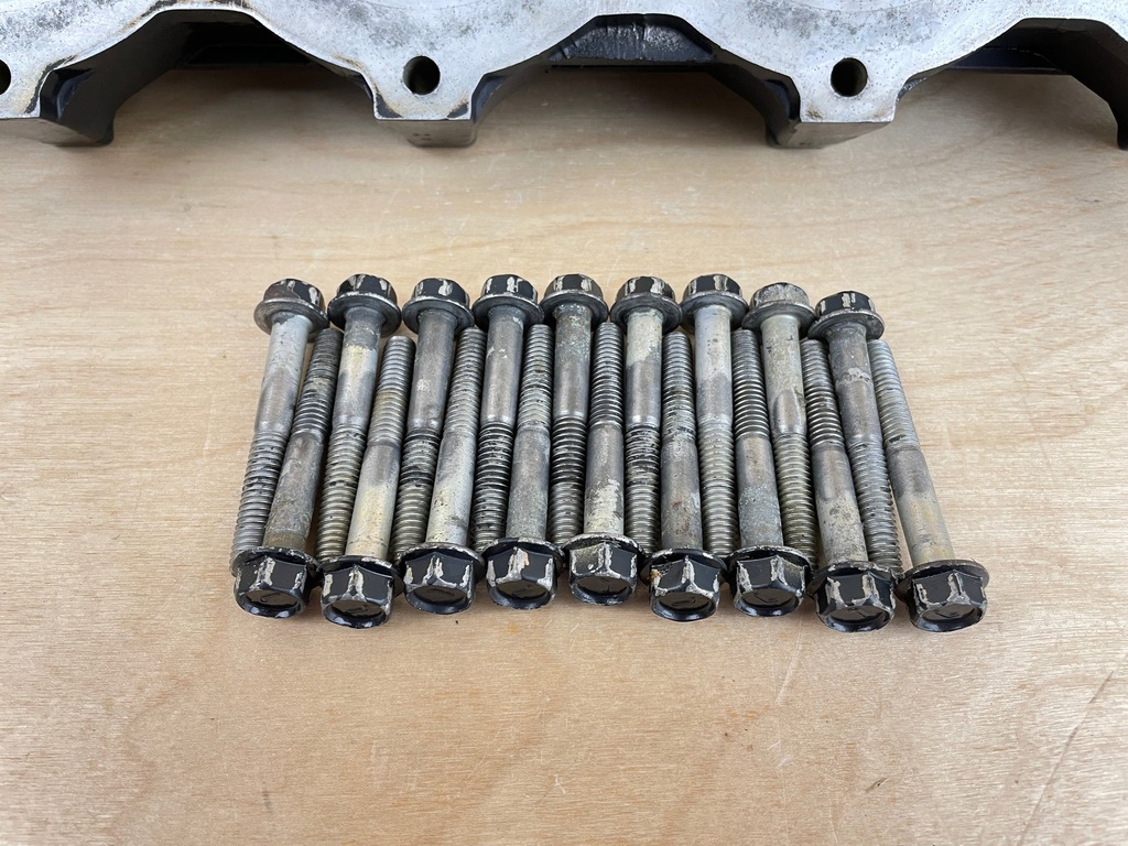 1996 Mercury 120HP Force Outboard 2 Stroke Cylinder Head Assembly F665995