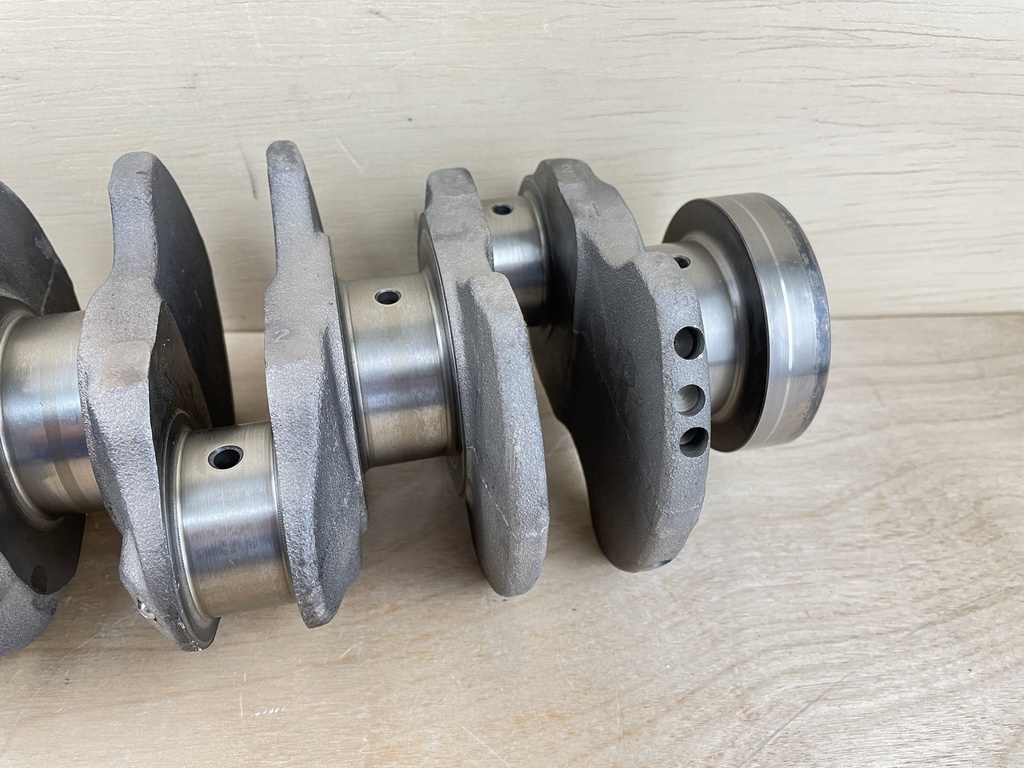 1997 Honda 90HP 4 Stroke Outboard Engine Crankshaft Assembly 13310-PM6-G01 