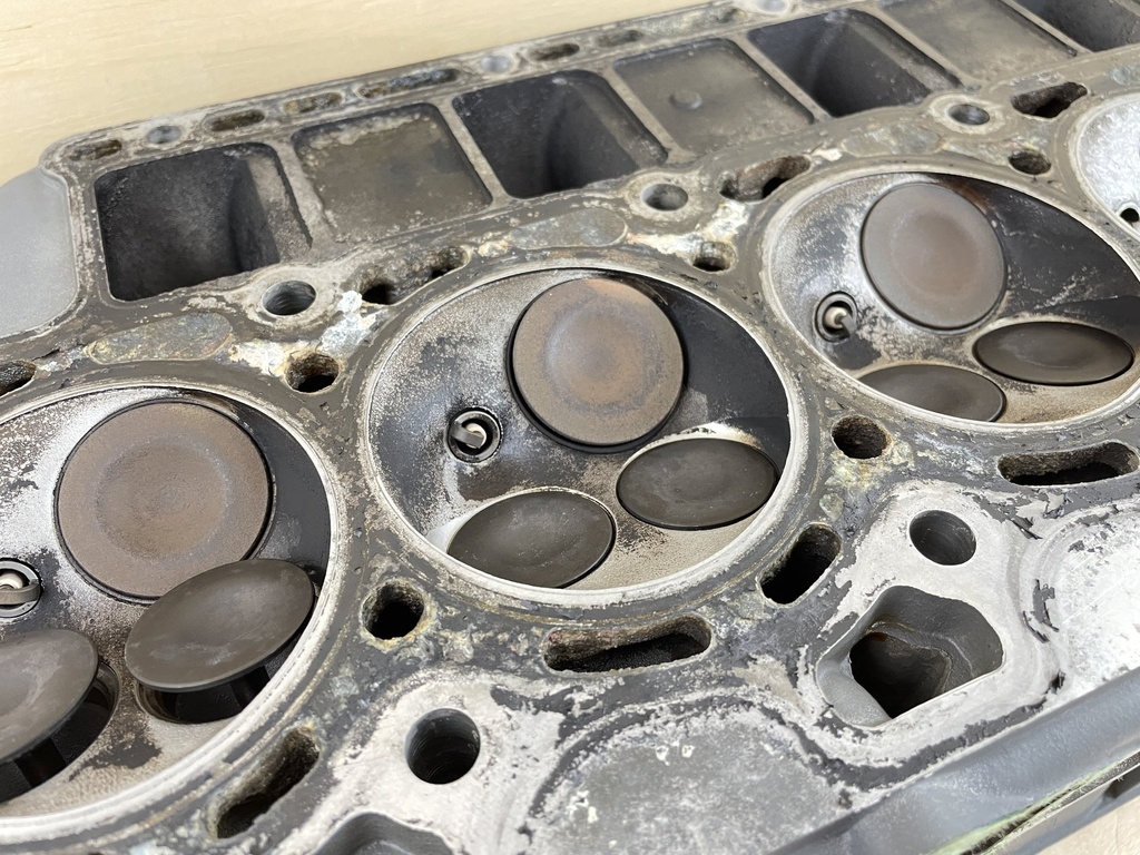 1997 Honda 90HP 4 Stroke Outboard Engine Cylinder Head 12210-ZW1-010ZA - Parts