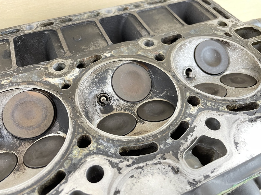 1997 Honda 90HP 4 Stroke Outboard Engine Cylinder Head 12210-ZW1-010ZA - Parts