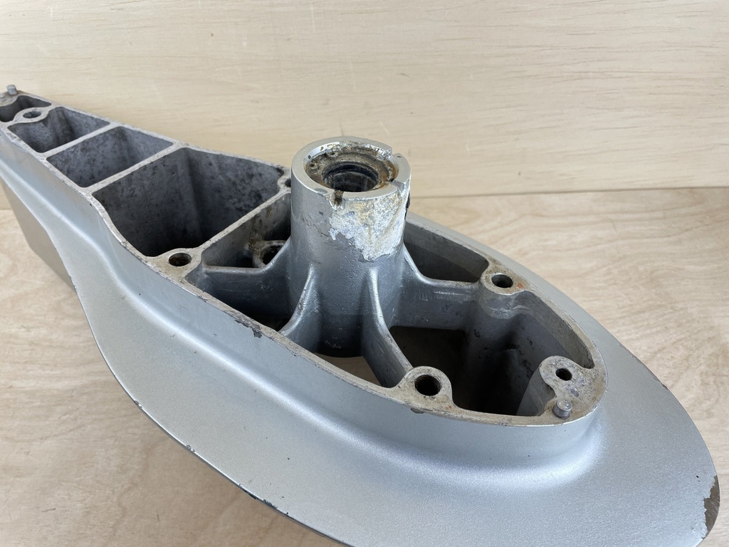 1997 Honda 90HP 4 Stroke Outboard Engine Extension Assembly 40202-ZW1-710ZA