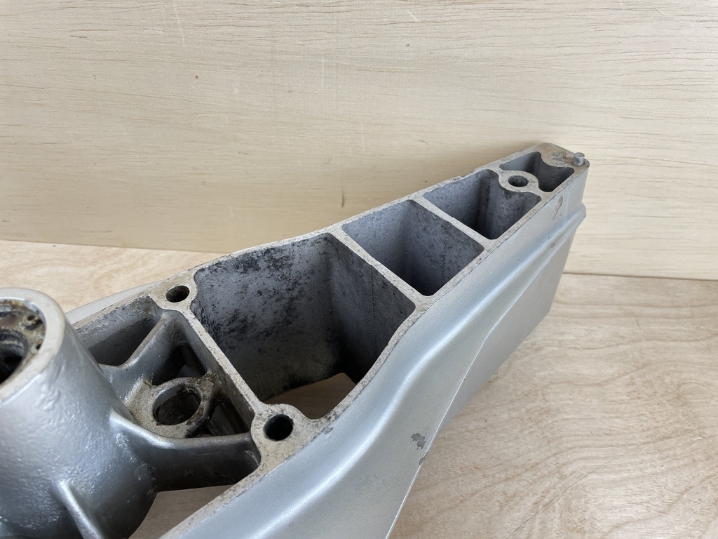 1997 Honda 90HP 4 Stroke Outboard Engine Extension Assembly 40202-ZW1-710ZA