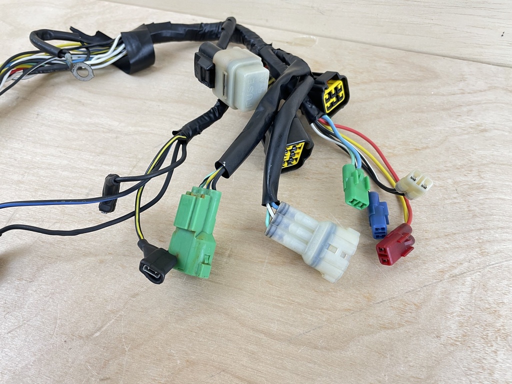 1997 Honda 90HP 4 Stroke Outboard Engine Wiring Harness 32520-ZW1-000