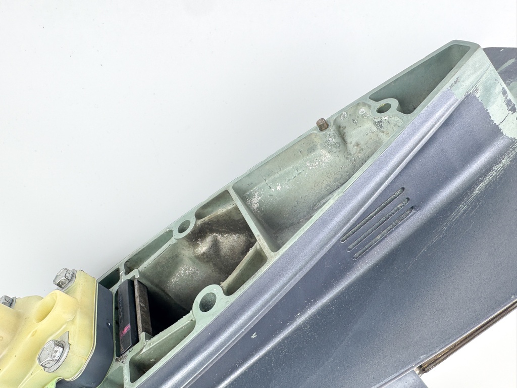 Yamaha 50HP 4 Stroke High Thrust 20" Long Lower Unit 64J-45300-30-4D 01-2004