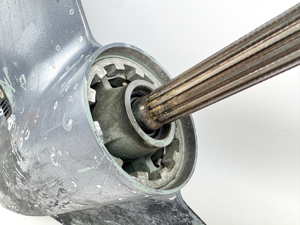 Yamaha 50HP 4 Stroke High Thrust 20" Long Lower Unit 64J-45300-30-4D 01-2004