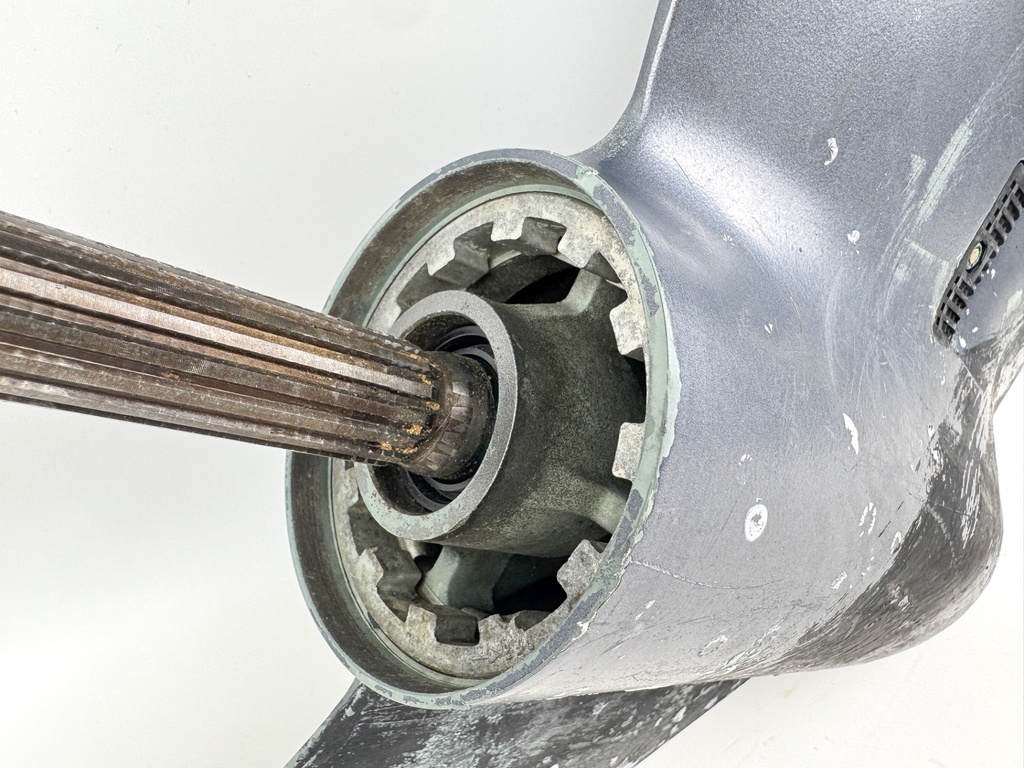 Yamaha 50HP 4 Stroke High Thrust 20" Long Lower Unit 64J-45300-30-4D 01-2004