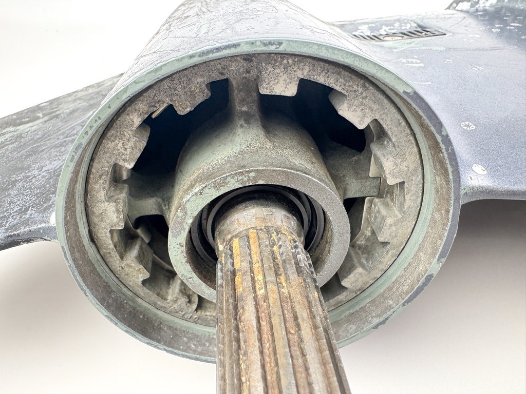 Yamaha 50HP 4 Stroke High Thrust 20" Long Lower Unit 64J-45300-30-4D 01-2004