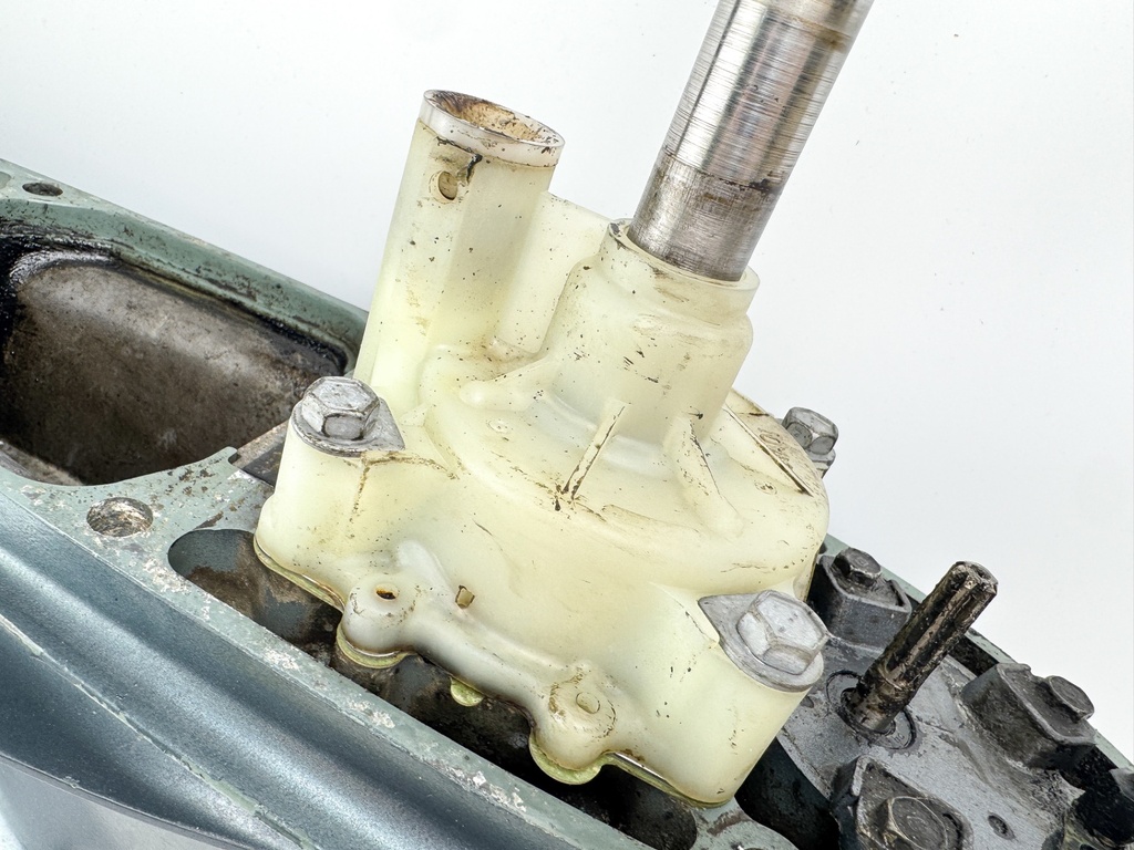 Yamaha 150 175 200 2.6L Outboard 2 Stroke XL Lower Unit Gear Case HPDI OX66 Carb